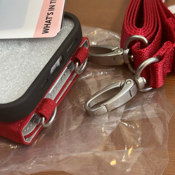 Baggallini On The Go iPhone 15 Pro Card Case Crossbody - Picture 5 of 6